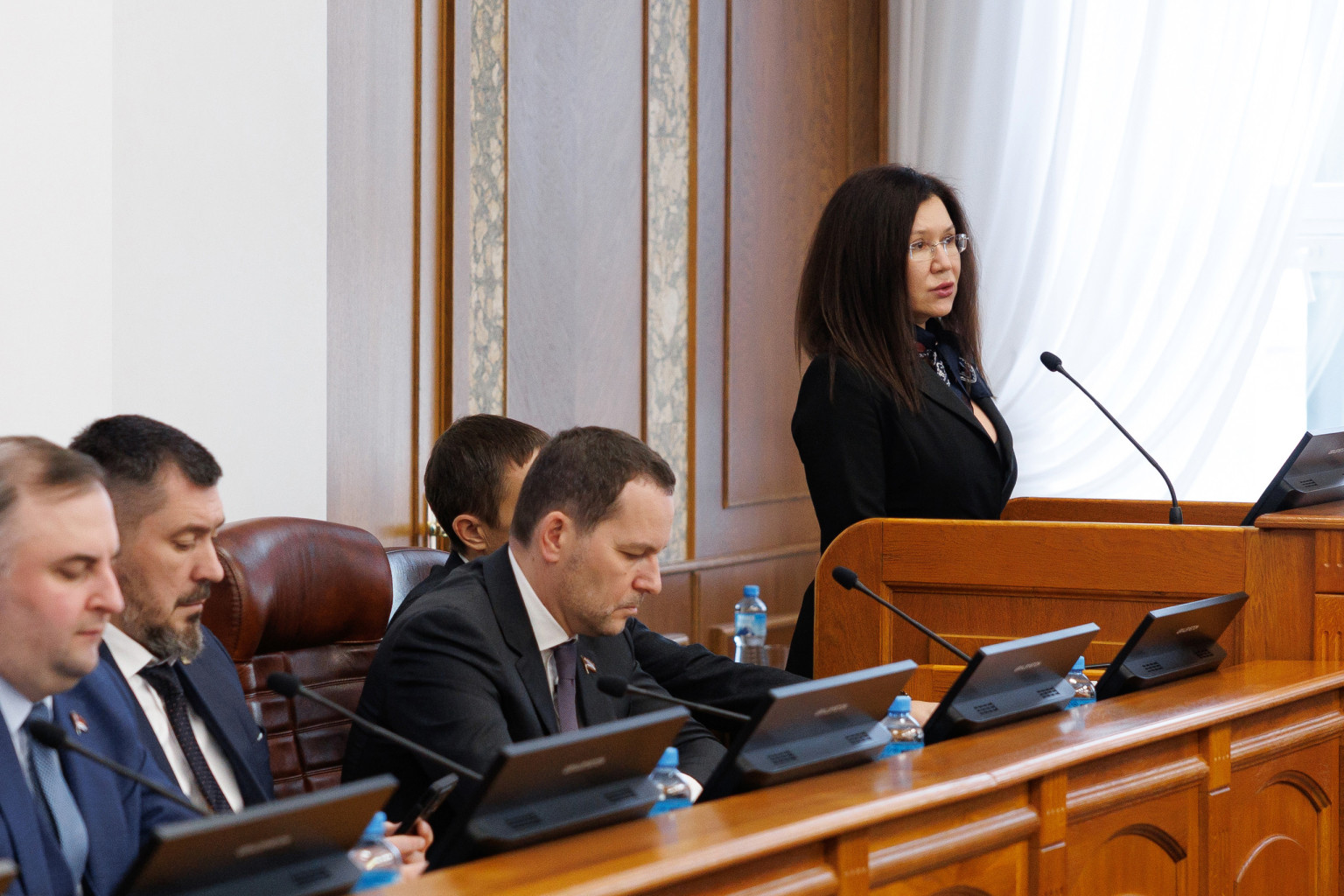 Депутаты Законодательного Собрания поддержали изменения в законы, направленные на совершенствование мер социальной поддержки участников СВО