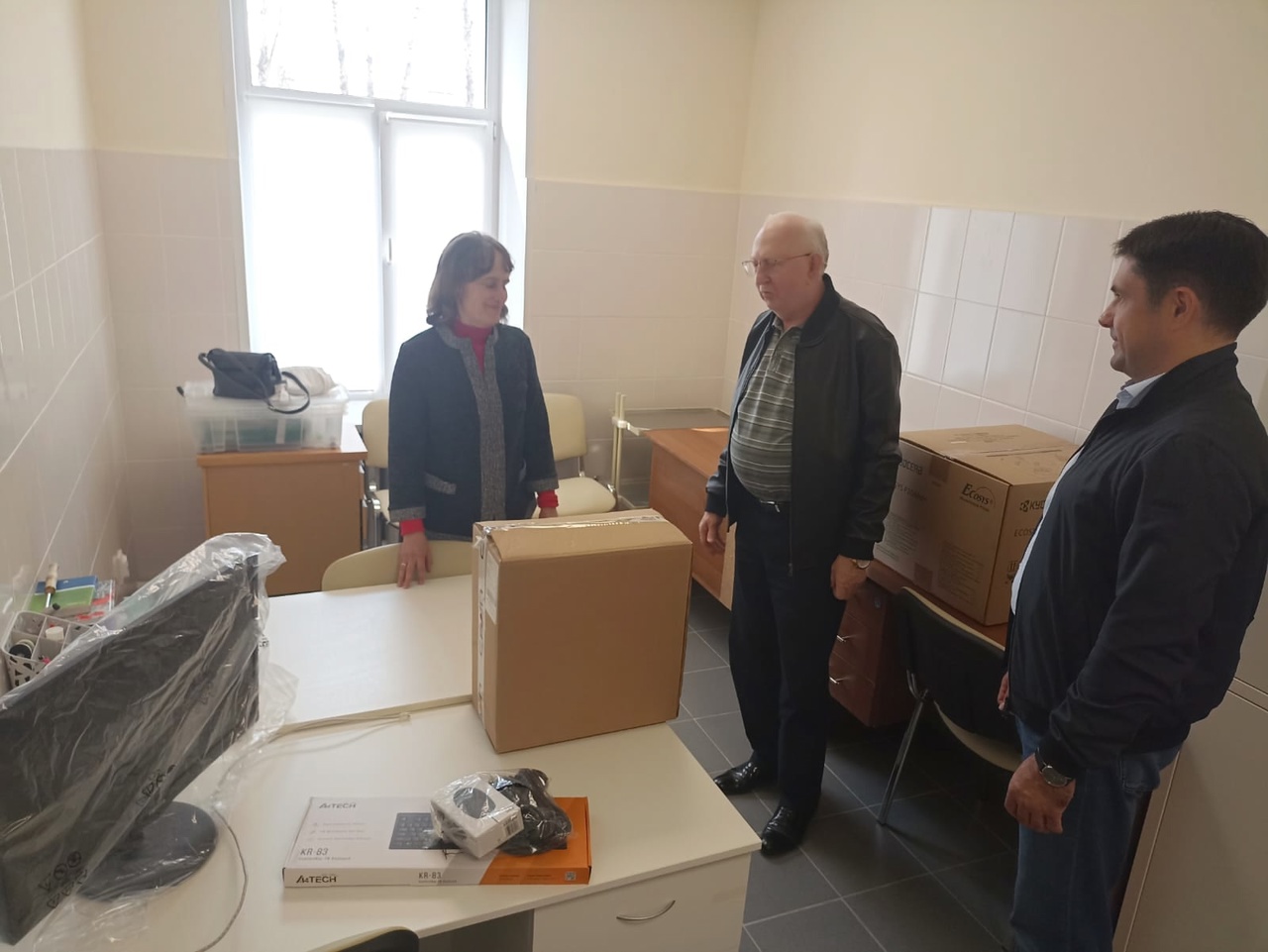 Дмитрий Пырсиков помог оснастить оборудованием кабинет невролога в амбулатории поселка Тимирязевский