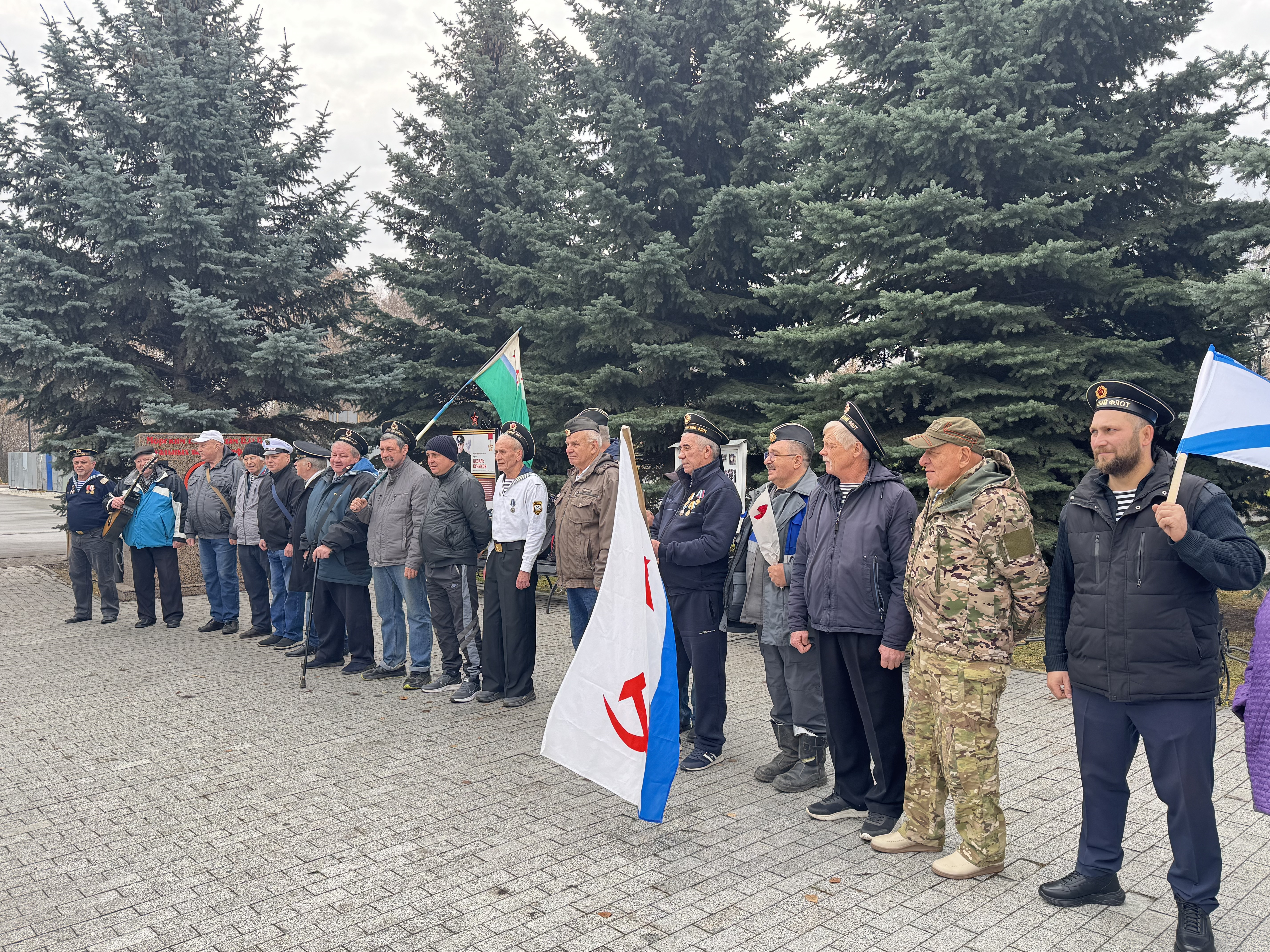 Фото предоставлено помощником депутата Виген Мхитарян поздравил моряков-надводников с Днем основания Российского военно-морского флота