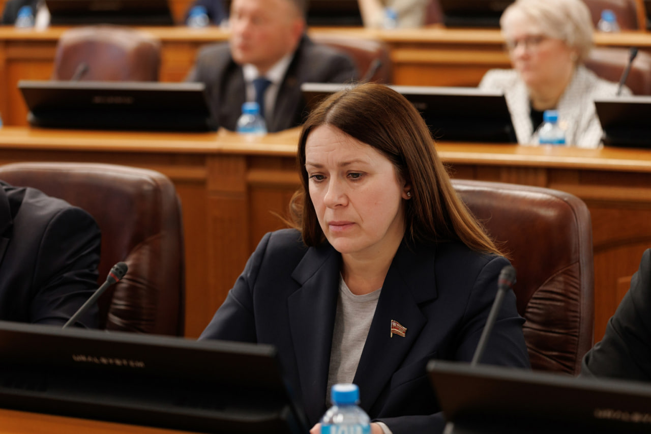 Председатель комитета по социальной политике Наталья Лощинина о продлении действия закона «О единовременной выплате тренерам-преподавателям (тренерам)» до 31 декабря 2028 года