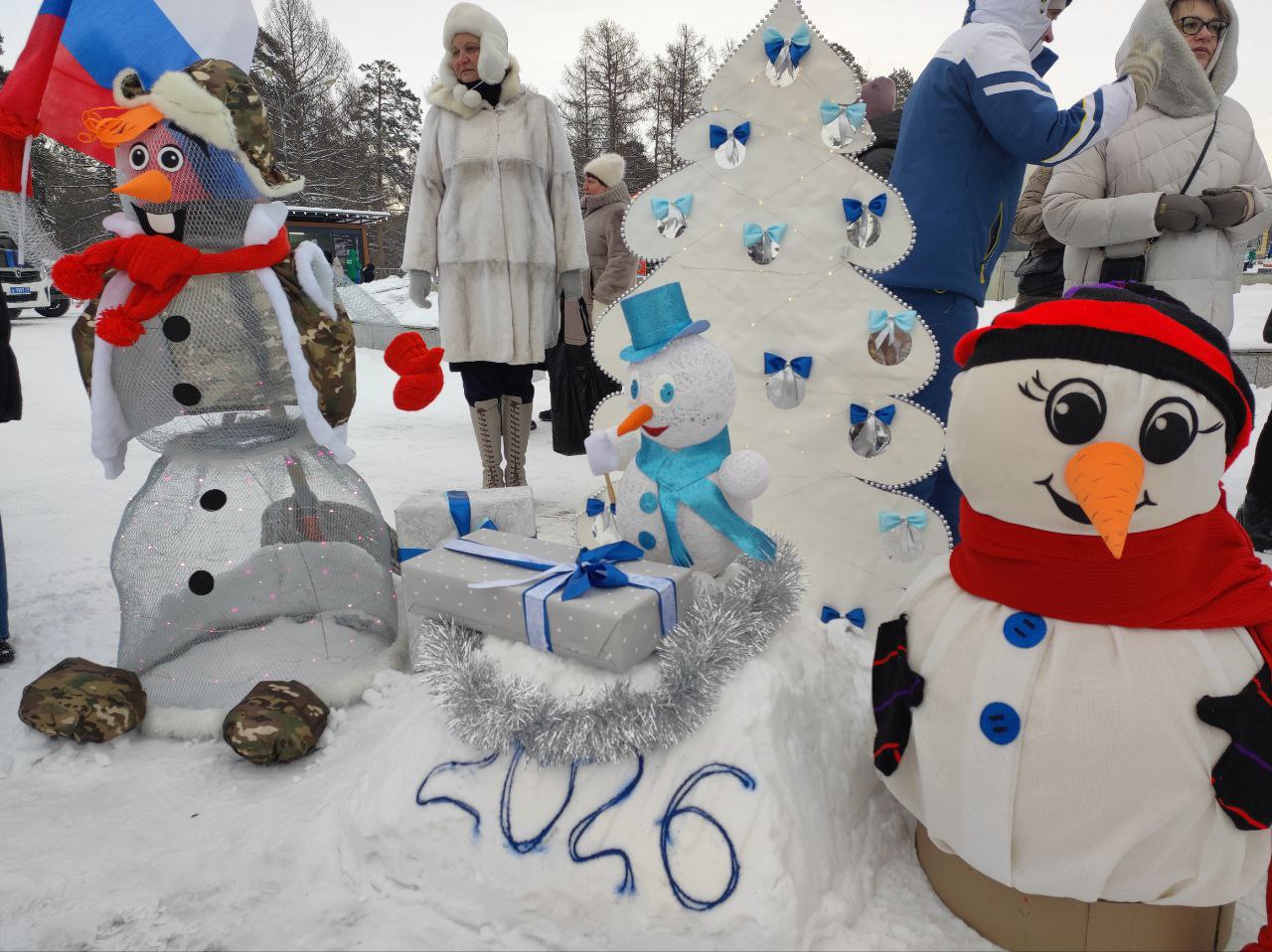 Депутаты Законодательного Собрания приняли участие в благотворительном флешмобе «Снеговики-добряки»