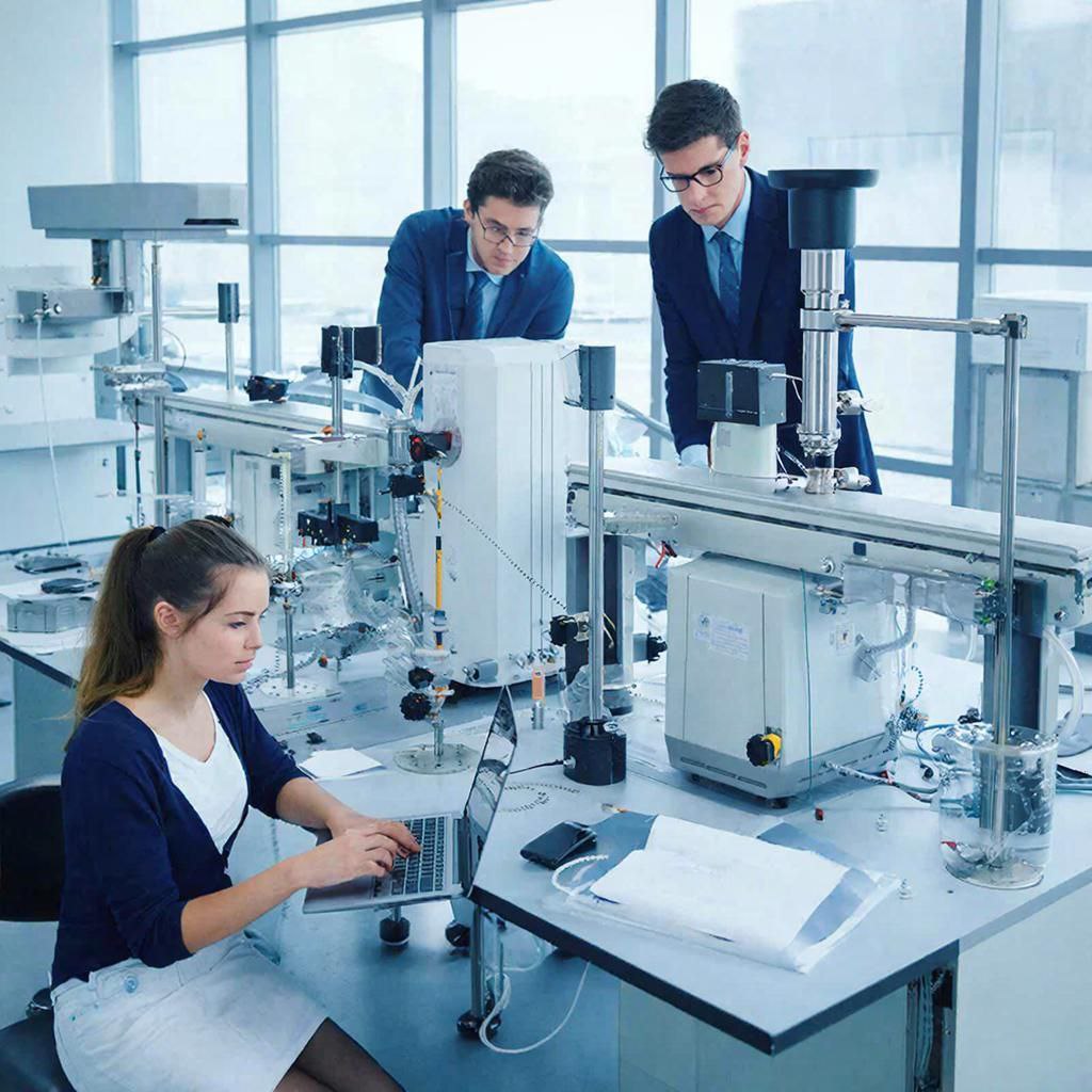 Ко Дню российской науки депутаты Анатолий Брагин и Марина Поддубная рассказали о личном опыте работы над диссертациями