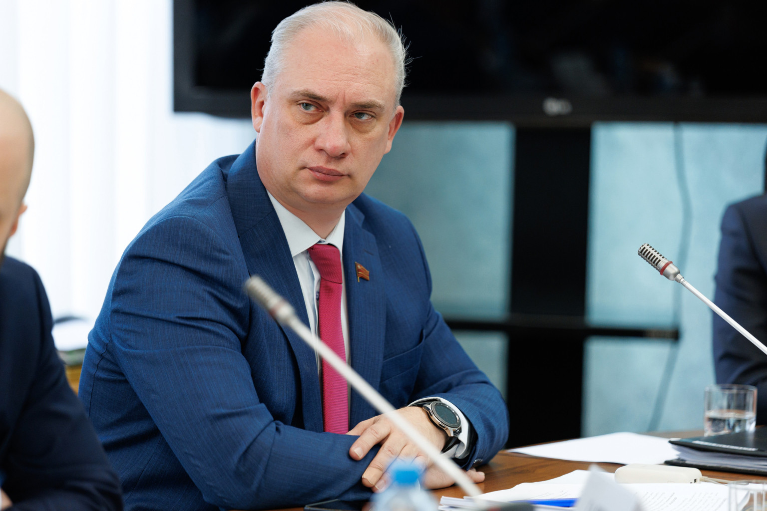 Заместитель председателя Законодательного Собрания области Андрей Шмидт об итогах совместного заседания комитета областного парламента по промышленной политике и по строительной политике и ЖКХ