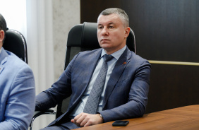 Депутаты Законодательного Собрания слушают прямую линию губернатора Челябинской области Алексея Текслера с жителями региона