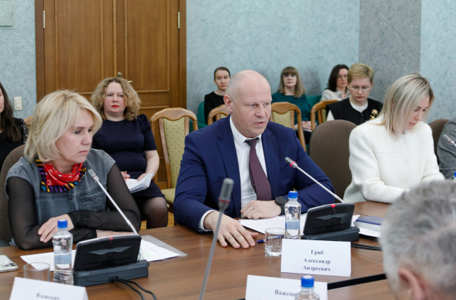 Комитет по законодательству, государственному строительству и местному самоуправлению обсудил итоги реализации государственной программы «Обеспечение общественной безопасности в Челябинской области»