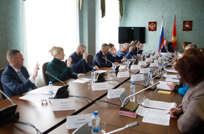 Комитет по законодательству, государственному строительству и местному самоуправлению одобрил изменения в закон «О статусе депутата Законодательного Собрания Челябинской области»