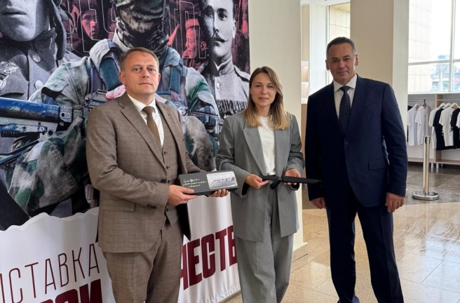 Олег Садовских передал в Государственный исторический музей Южного Урала новый выставочный экспонат