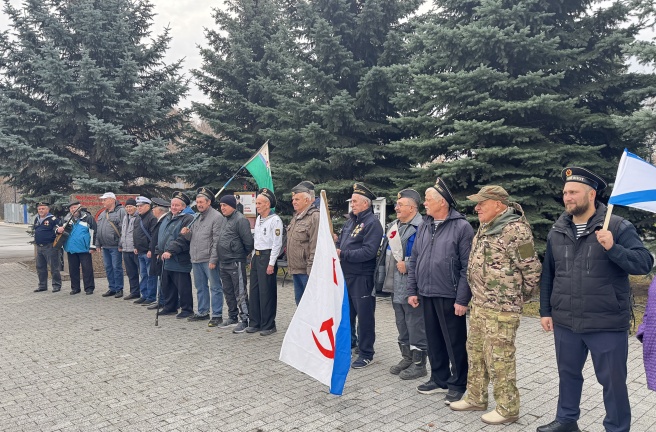 Виген Мхитарян поздравил моряков-надводников с Днем основания Российского военно-морского флота