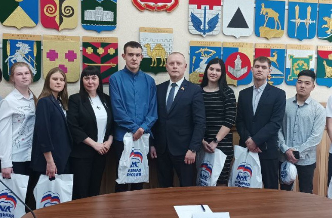 В Законодательном Собрании продолжаются «Парламентские уроки»