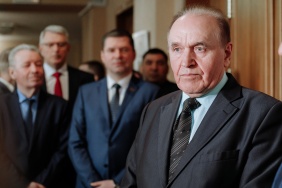 К 30-летию Законодательного Собрания Челябинской области открылась  выставка фотографий «В объективе – областной парламент»