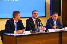Председатель Законодательного Собрания области Александр Лазарев провел публичный отчет о деятельности областного парламента в Озерске