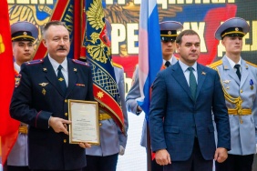 Председатель Законодательного Собрания Александр Лазарев поздравил сотрудников органов внутренних дел Челябинской области с профессиональным праздником