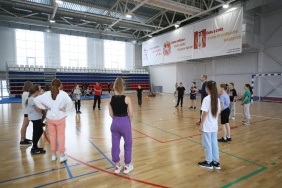 Председатель Законодательного Собрания области Александр Лазарев провел  публичный отчет о деятельности областного парламента в Копейске