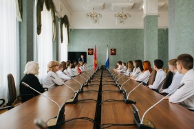 Учащиеся школы № 28 в областном парламенте