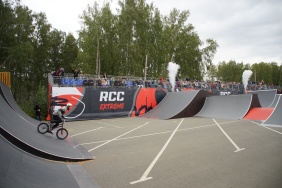 Председатель Законодательного Собрания Александр Лазарев принял участие в праздничных мероприятиях, посвящённых 286-летию Челябинска