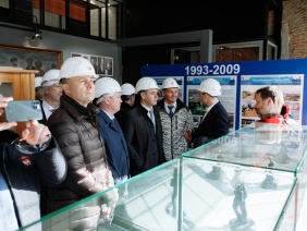 Депутаты Законодательного Собрания познакомились с реализацией экологических программ на Челябинской цинковом заводе