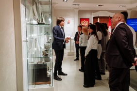 Председатель Законодательного Собрания Александр Лазарев дал старт парламентским урокам