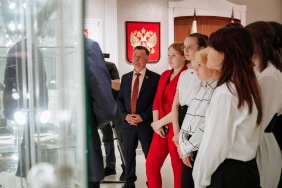 Председатель Законодательного Собрания Александр Лазарев дал старт парламентским урокам