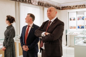 Председатель Законодательного Собрания Александр Лазарев дал старт парламентским урокам