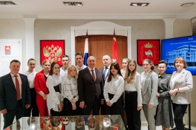 Председатель Законодательного Собрания Александр Лазарев дал старт парламентским урокам