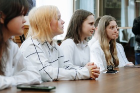 Председатель Законодательного Собрания Александр Лазарев дал старт парламентским урокам