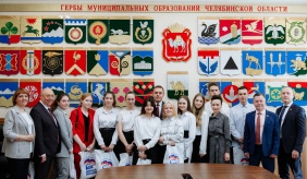 Председатель Законодательного Собрания Александр Лазарев дал старт парламентским урокам