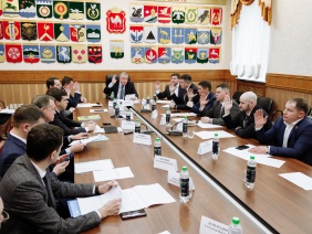 Павел Шиляев провел заседание комитета по промышленной политике, транспорту и тарифному регулированию