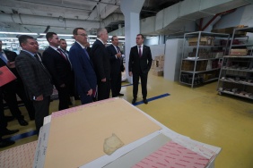 Депутаты комитета по промышленной политике, энергетике, транспорту и тарифному регулированию провели выездное заседание на фабрике «Юничел»