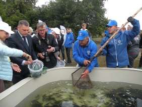 Председатель комитета Законодательного Собрания по экологии и природопользованию Михаил Махов принял участие в экологических акциях по реабилитации водных объектов