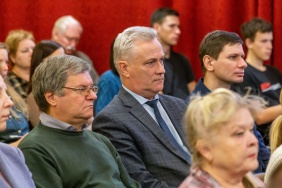 Председатель Законодательного Собрания области Александр Лазарев провел публичный отчет о деятельности областного парламента в Озерске