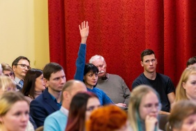 Председатель Законодательного Собрания области Александр Лазарев провел публичный отчет о деятельности областного парламента в Озерске