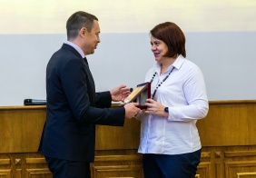 В Законодательном Собрании наградили лауреатов премии в сфере образования