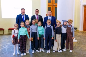 Председатель Законодательного Собрания области Александр Лазарев провел публичный отчет о деятельности областного парламента в Озерске