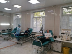 Депутат Олег Садовских провел акцию на Станции переливания крови Златоуста под лозунгом «Воин, мы с тобой одной крови!»