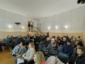Депутат Олег Садовских провел встречу с жителями поселков Новотагилка, Селянкино и Наилы.