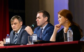 Председатель Законодательного Собрания Александр Лазарев встретился с избирателями в Аше