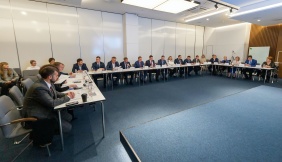 Вопрос о мерах поддержки предпринимательства в 2022 году в условиях внешнего санкционного давлении обсудил комитет по экономической политике на выездном заседании в Центре «Мой бизнес»