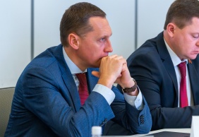 Вопрос о мерах поддержки предпринимательства в 2022 году в условиях внешнего санкционного давлении обсудил комитет по экономической политике на выездном заседании в Центре «Мой бизнес»