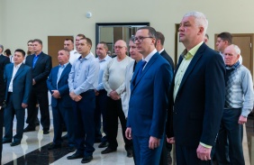 Александр Лазарев поздравил трудовой коллектив и ветеранов ЧТПЗ с 80-летием предприятия и наградил лучших сотрудников Почетными грамотами и благодарственными письмами областного парламента