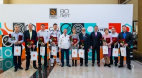 Александр Лазарев поздравил трудовой коллектив и ветеранов ЧТПЗ с 80-летием предприятия и наградил лучших сотрудников Почетными грамотами и благодарственными письмами областного парламента