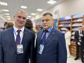 22 ноября 2024 года в Костанае состоялся форум приграничного сотрудничества, организованный Челябинским государственным университетом совместно с представителями Республики Казахстан. В Форуме приняли участие представители власти, бизнеса, культуры, образования и науки, средств массовой коммуникации двух стран. Мероприятие было посвящено обсуждению вопросов укрепления экономических, научно-образовательных, культурных и социальных связей между двумя странами, особенно в контексте приграничных регионов. 