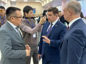 22 ноября 2024 года в Костанае состоялся форум приграничного сотрудничества, организованный Челябинским государственным университетом совместно с представителями Республики Казахстан. В Форуме приняли участие представители власти, бизнеса, культуры, образования и науки, средств массовой коммуникации двух стран. Мероприятие было посвящено обсуждению вопросов укрепления экономических, научно-образовательных, культурных и социальных связей между двумя странами, особенно в контексте приграничных регионов. 