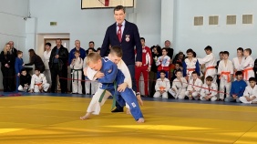 Дмитрий  Мельников