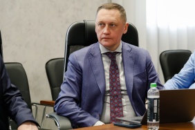 Депутаты Законодательного Собрания слушают прямую линию губернатора Челябинской области Алексея Текслера с жителями региона