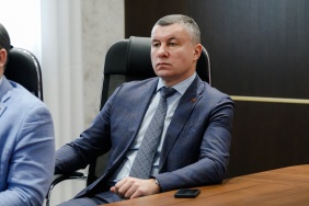 Депутаты Законодательного Собрания слушают прямую линию губернатора Челябинской области Алексея Текслера с жителями региона