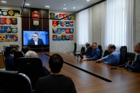Депутаты Законодательного Собрания слушают прямую линию губернатора Челябинской области Алексея Текслера с жителями региона