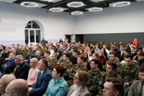 Участие депутатов Законодательного Собрания в презентации книги Павла Крашенинникова о Второй мировой войне