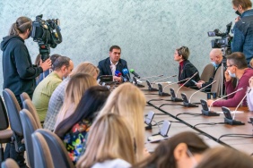 Председатель Законодательного Собрания Челябинской области Александр Лазарев ответил на вопросы журналистов