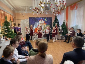 Депутаты Законодательного Собрания продолжают исполнять заветные мечты детей в рамках новогодних благотворительных акций