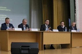 Председатель Законодательного Собрания области Александр Лазарев провел  публичный отчет о деятельности областного парламента в Копейске